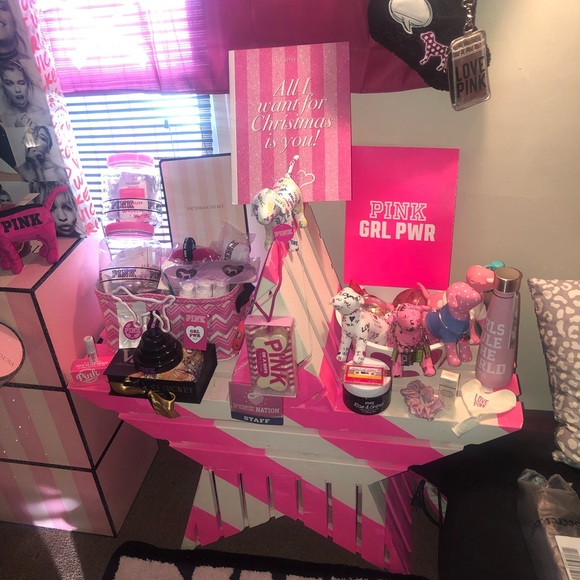 Victoria Secret Display - Picture 6 of 7